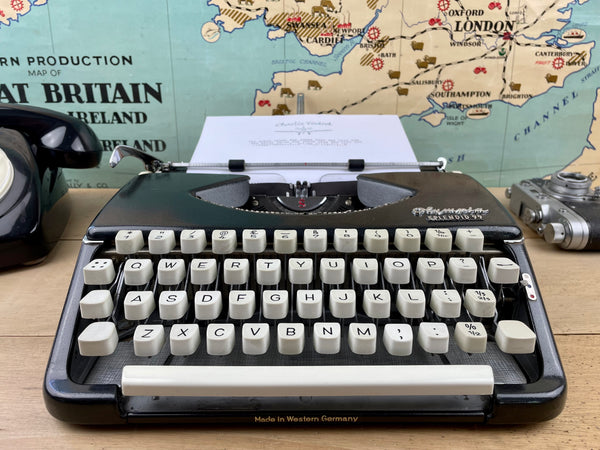 Typewriter, 1960 Olympia Splendid 99