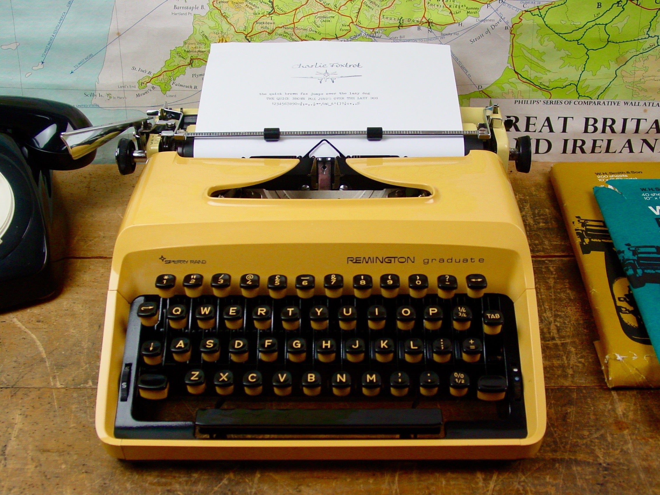 Vintage online Remington Yellow Quiet Riter Sperry Rand Typewriter Made In Holland Case