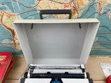 Typewriter, Olympia Traveller de Luxe S