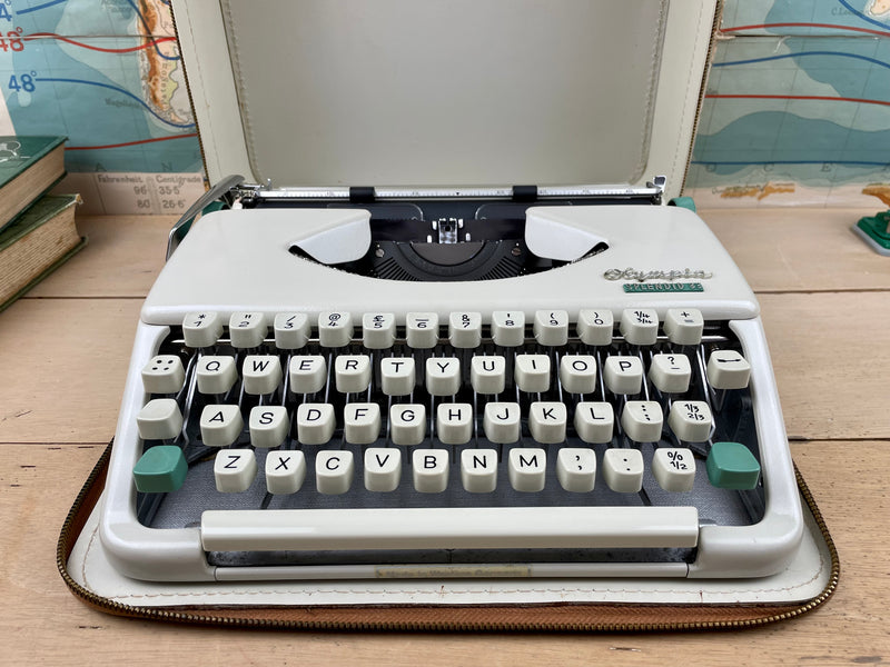 Typewriter, 1965 Olympia Splendid 33