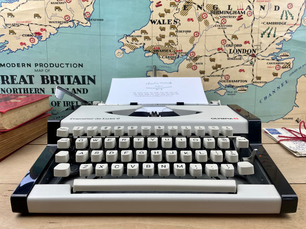 Typewriter, Olympia Traveller de Luxe S