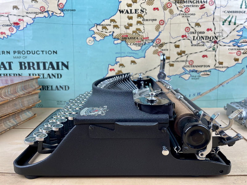 Typewriter, 1945 Imperial Good Companion No1
