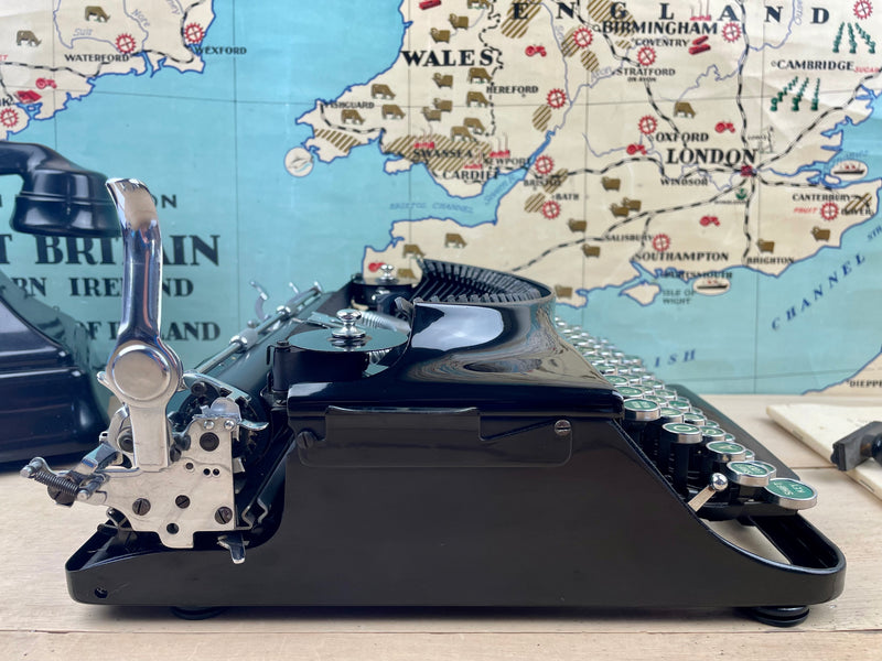 Typewriter, 1939 Imperial Good Companion No1 with Rare Green Keys