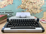 Typewriter, Olympia Traveller de Luxe