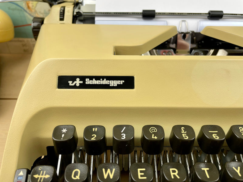 Typewriter, 1976 Scheidegger International 2000