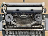 Typewriter, Olympia Traveller de Luxe