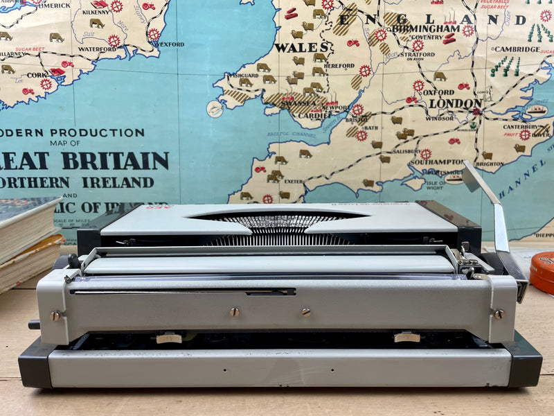Typewriter, Olympia Traveller de Luxe S