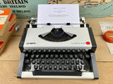 Olympia Traveller de Luxe S Typewriter