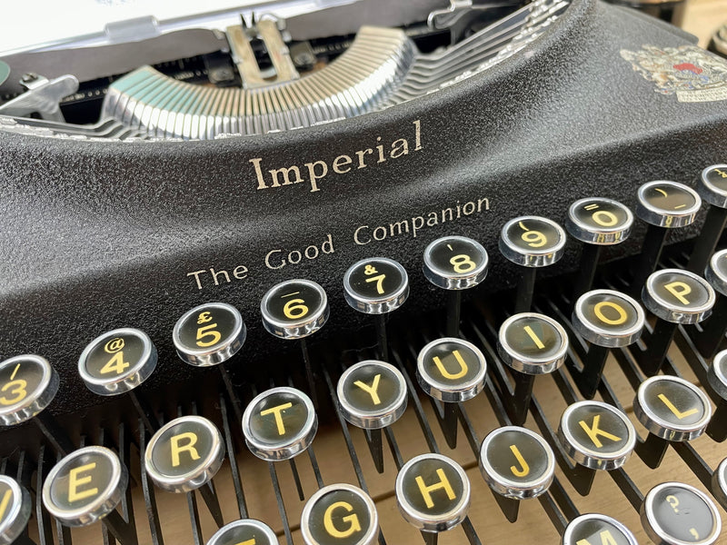 Typewriter, Imperial 1946 The Good Companion 1