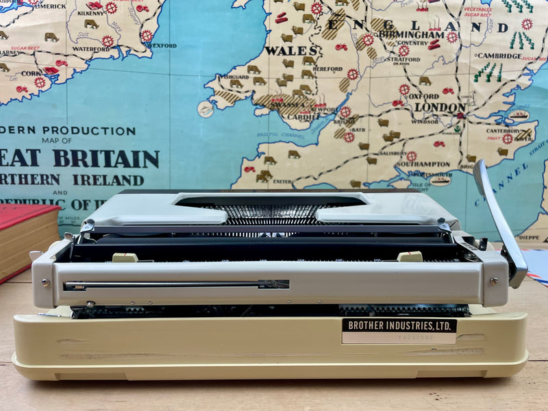 Typewriter, Brother Deluxe 1350 – Charlie Foxtrot