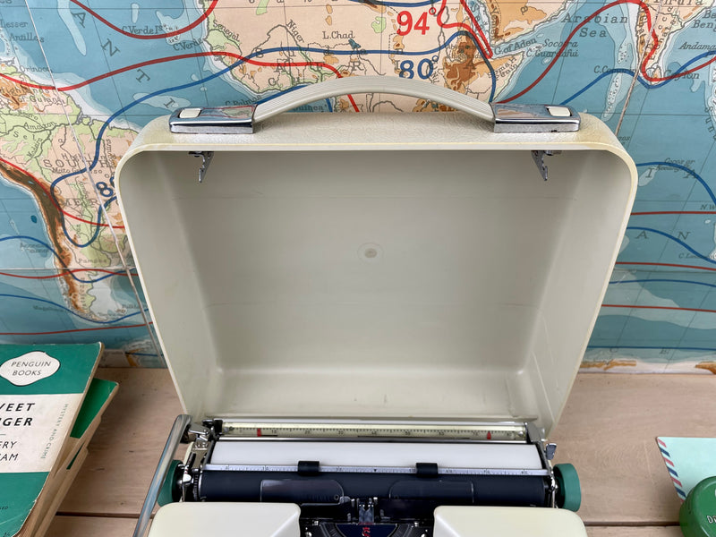 Typewriter, 1965 Olympia Splendid 66