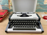 Typewriter, Olympia Traveller de Luxe S