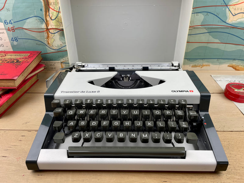 Typewriter, Olympia Traveller de Luxe S