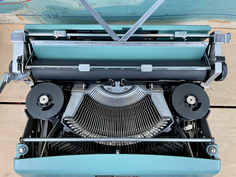 Typewriter, 1971 Olivetti Lettera 32