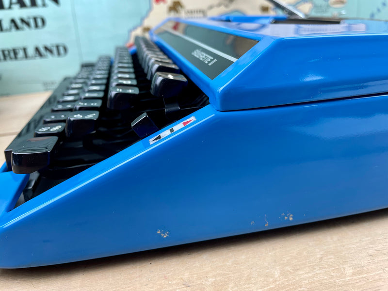 Typewriter,  Blue Silver Reed Silverette II