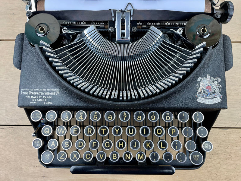 Typewriter, 1946 Imperial Good Companion No1