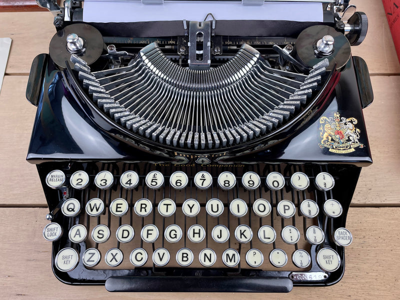 Typewriter, 1939 Imperial The Good Companion 1