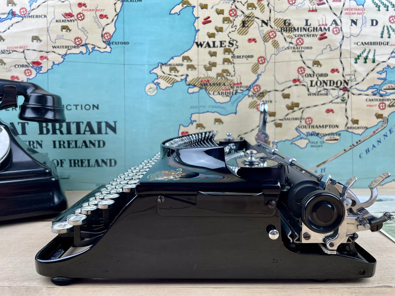 Typewriter, 1937 Imperial The Good Companion No 1