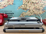 Typewriter, Olympia Traveller de Luxe