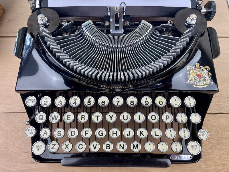 Typewriter, 1937 Imperial The Good Companion No 1