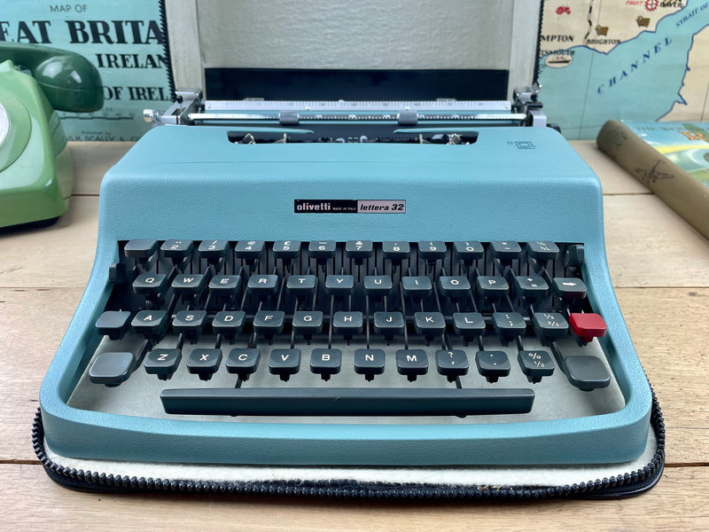 Typewriter, 1967 Olivetti Lettera 32