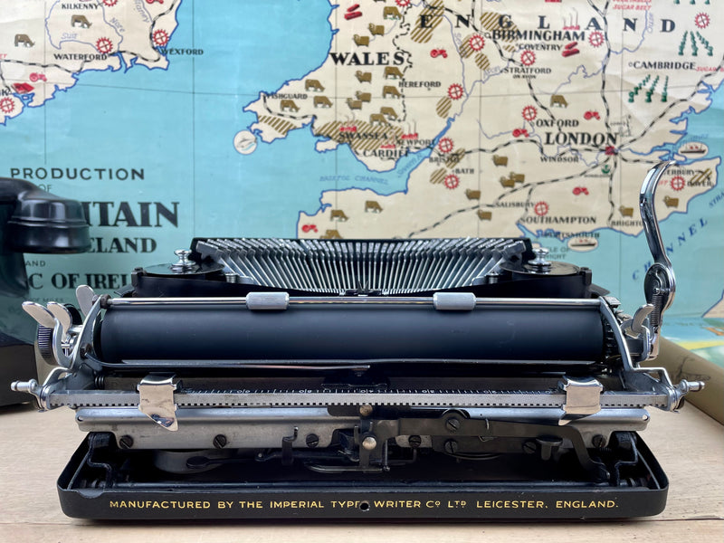 Typewriter, Imperial 1941 The Good Companion 1 with New Platen