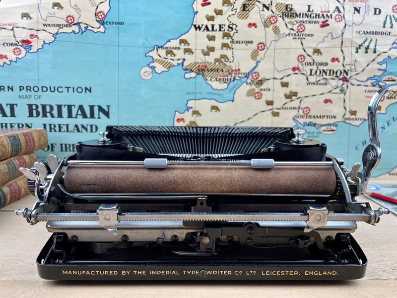 Typewriter, 1935 Imperial The Good Companion No 1