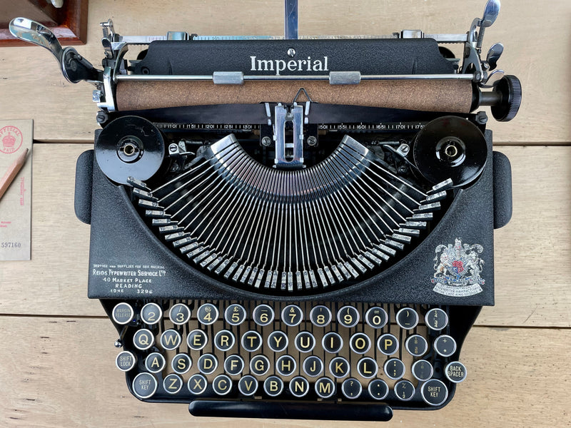 Typewriter, 1946 Imperial Good Companion No1