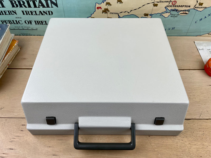 Typewriter, Olympia Traveller de Luxe S