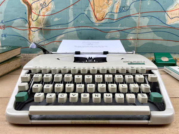 Typewriter, 1965 Olympia Splendid 33