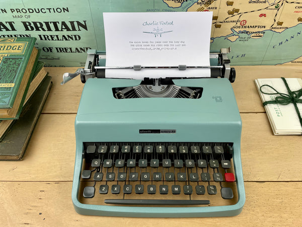 Olivetti Lettera 32 Typewriter