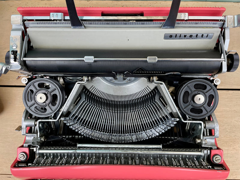 Typewriter, Rare 1960 Pink Olivetti 22