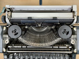 Typewriter, Olympia Traveller de Luxe S