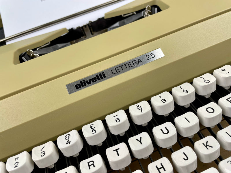 Typewriter, Olivetti Lettera 25