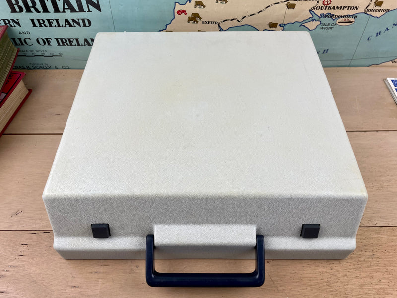 Typewriter, Olympia Traveller de Luxe