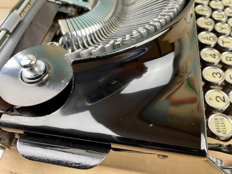 Typewriter, 1936 Imperial The Good Companion No 1