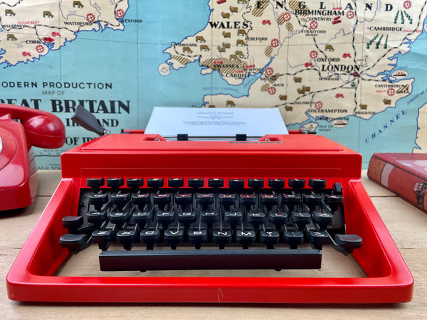 Typewriter, Olivetti Dora - Red