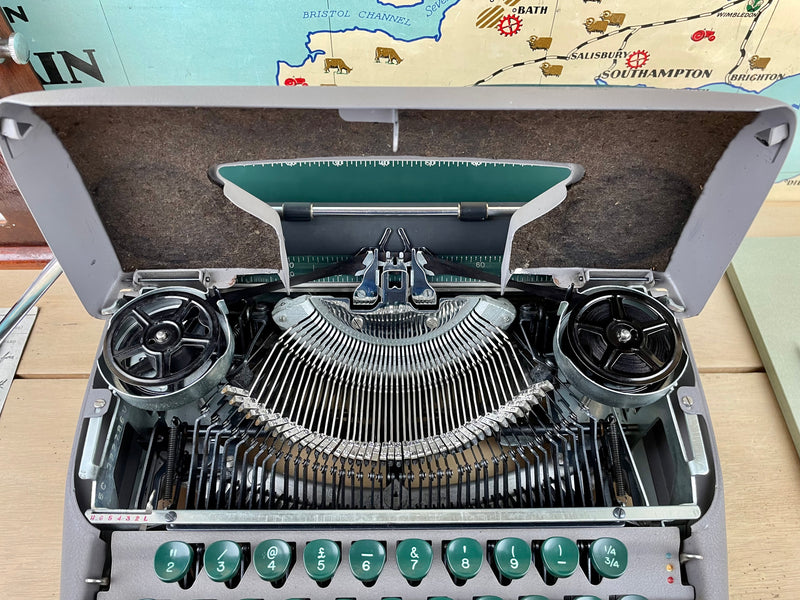 Typewriter, 1955 Smith Corona Clipper