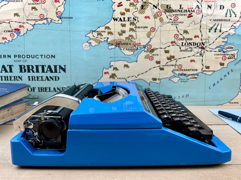 Typewriter,  Blue Silver Reed Silverette II