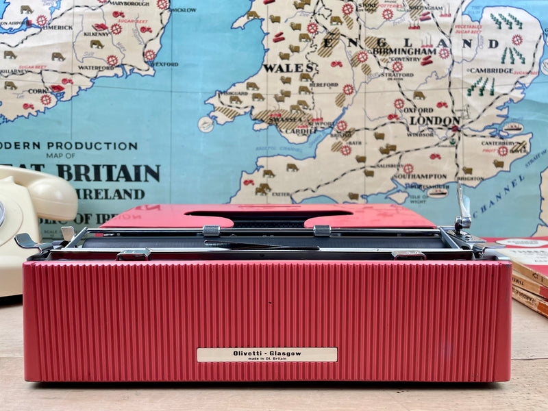 Typewriter, Rare 1960 Pink Olivetti 22