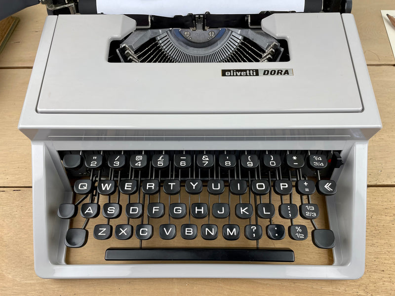 Typewriter, Olivetti Dora