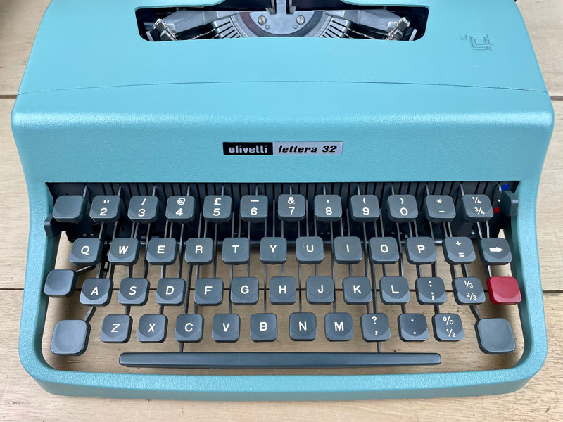 Typewriter, 1971 Olivetti Lettera 32