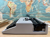 Typewriter, Olivetti Dora