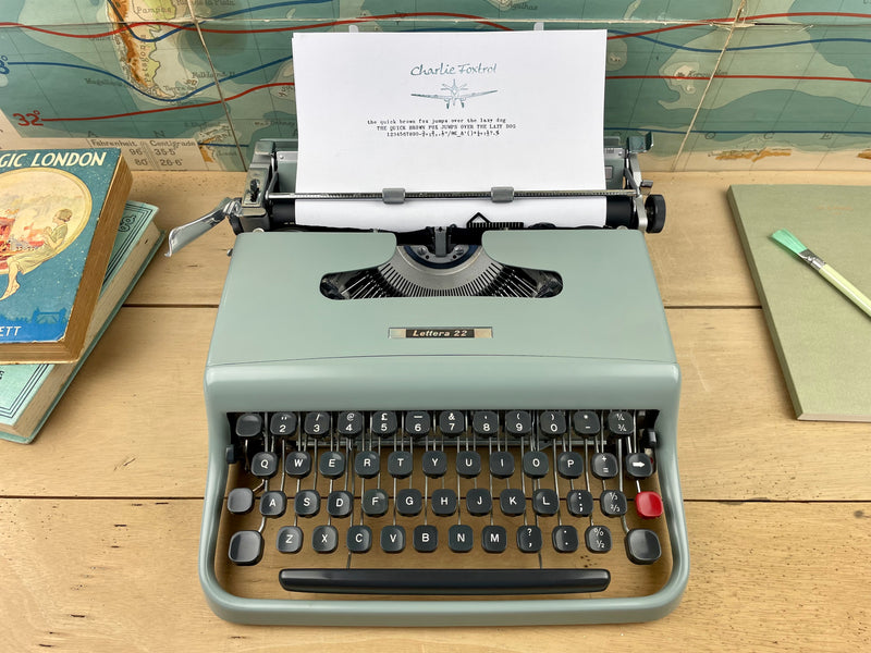 Olivetti Lettera 22 Typewriter