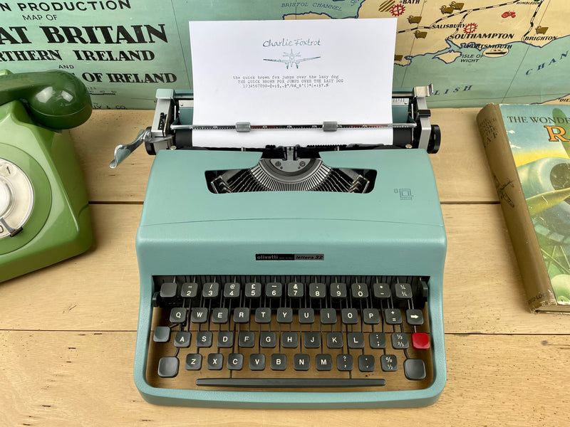 Olivetti Lettera 32 Typewriter
