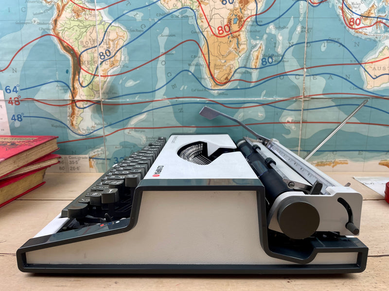 Typewriter, Olympia Traveller de Luxe S