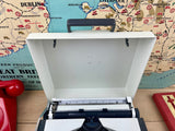 Typewriter, Olympia Traveller de Luxe