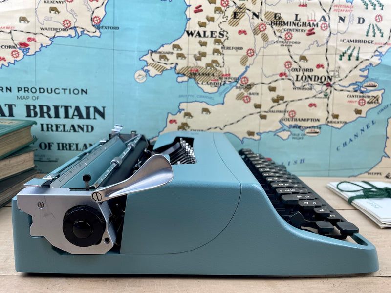 Typewriter, 1967 Olivetti Lettera 32