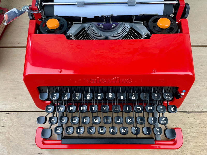 Typewriter, Olivetti Valentine