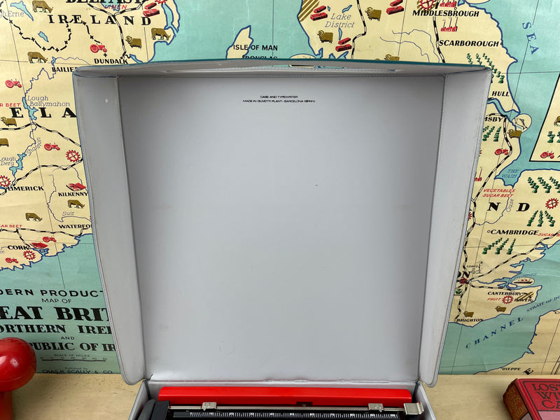 Typewriter, Olivetti Dora - Red